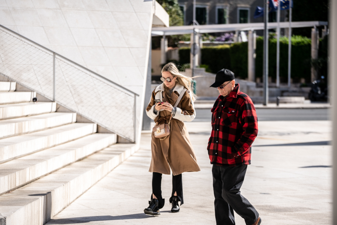 Lijepe Šibenčanke pokazale kako i hladnim danima biti u trendu