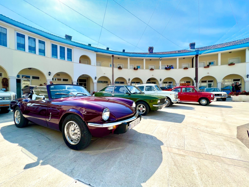  Oldtimeri na tradicionalnom uskršnjem doručku u Rogoznici