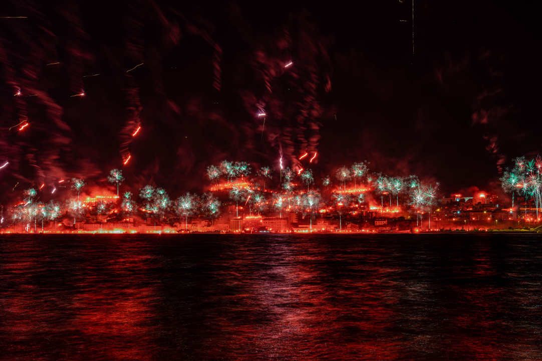 Spektakularni kadrovi: Narančasta noć pamtit će se još dugo!