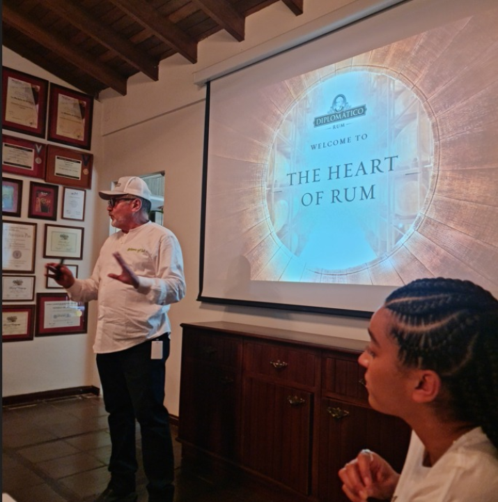 Beli u Venezueli: Posjetio svjetski poznatu destileriju, a porazgovarao je i s 'Messijem svijeta ruma'