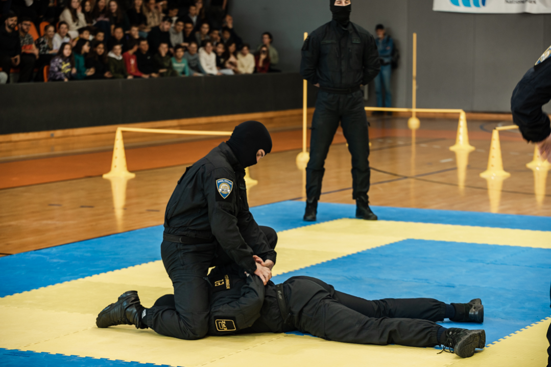 Tribine na Baldekinu pune, policija zauzela teren: Tko želi postati policajac?