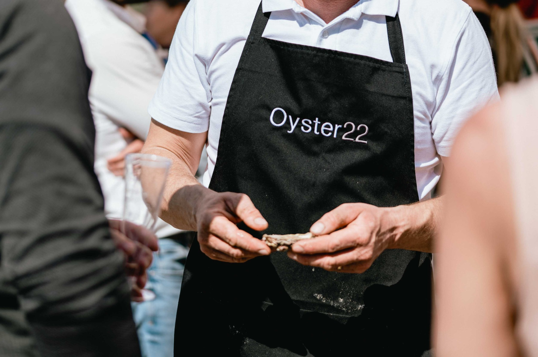 Uživajte u morskim delicijama kušaonice školjaka i vina Oyster22!