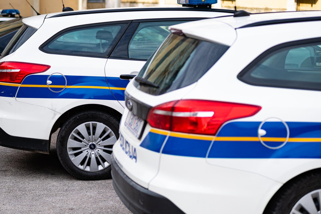 Pas u Otočcu napao vlasnika, ovaj ga upucao i leš bacio u šumu