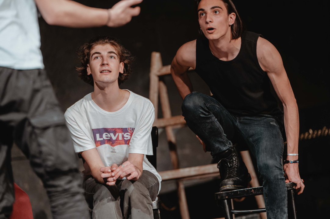 Premijera šibenske 'dice': Diletanti se u 'Kaubojima' natječu za Warholovih petnaest minuta slave 