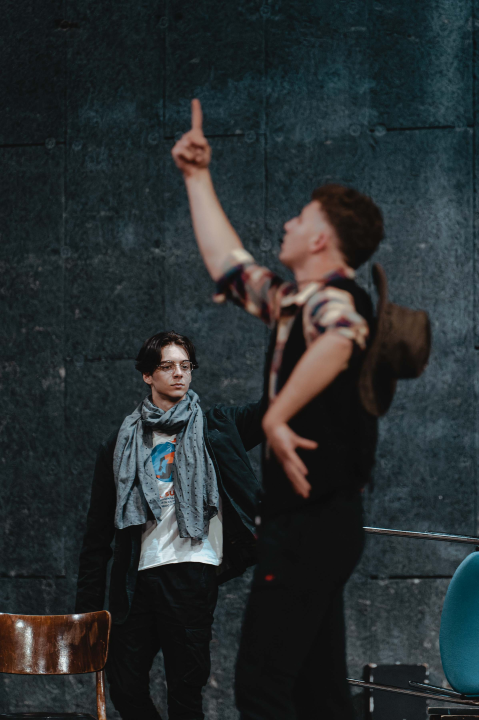 Premijera šibenske 'dice': Diletanti se u 'Kaubojima' natječu za Warholovih petnaest minuta slave 