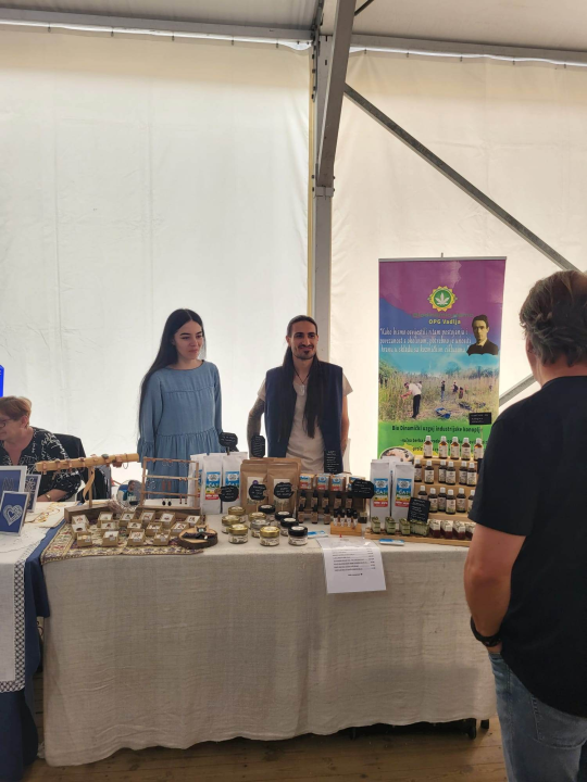 Gužva i drugog dana Sajma agroturizma u Skradinu: Još stignete kupiti domaće proizvode 