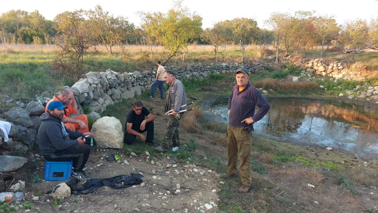 Lovci LD Krka obnovili lokvu u neposrednoj blizini granice s parkom u Lozovcu