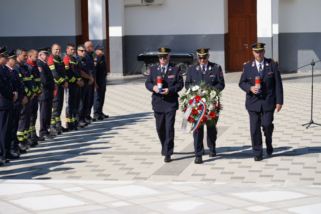 Na Kvanju odana počast stradalim i preminulim vatrogascima