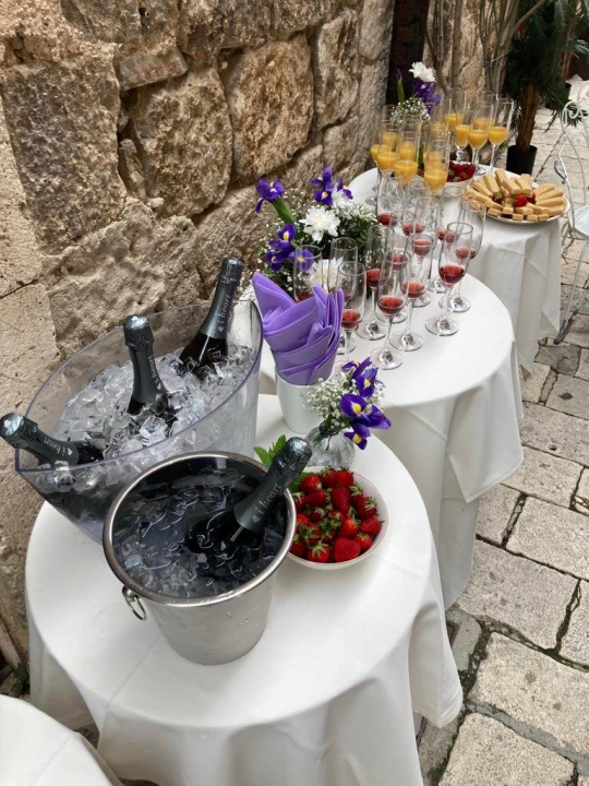 U 'Lukinom cvjetnom kutku' na Gorici domjenkom proslavljena krunidba kralja Charlesa 