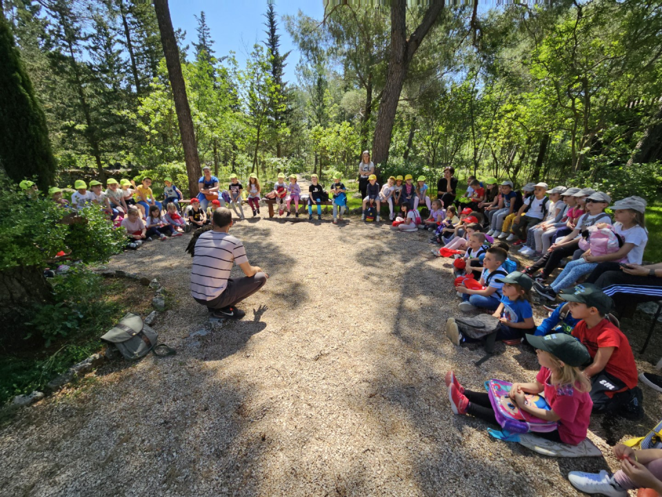 Djeca iz DV Tamaris posjetili Sokolarski centar u Dubravi  