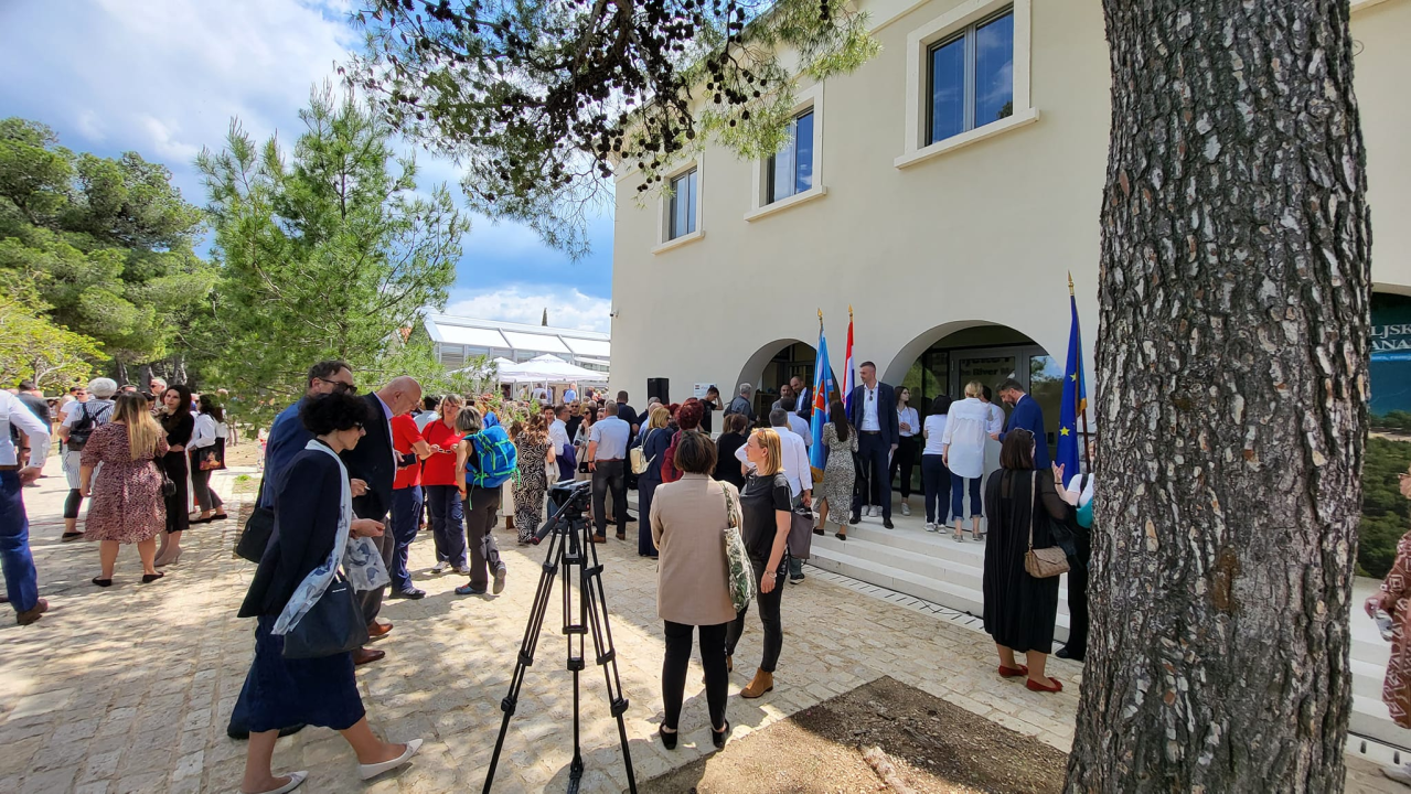 Svečano otvoren Posjetiteljski centar u kanalu sv. Ante: 'Šibenik je tvornica EU projekata!'