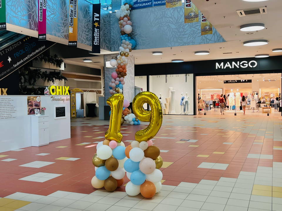 Dalmare slavi 19. rođendan uz popuste i veliku proslavu!