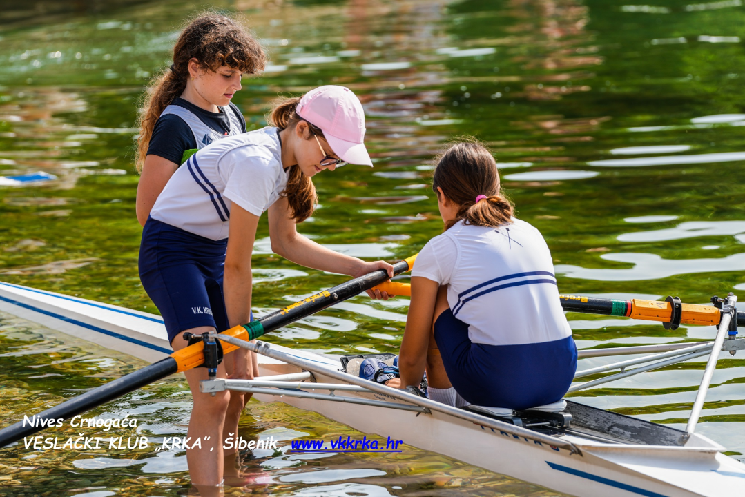 Veslači Krke na posljednjoj utrci Kupa Dalmacije osvojili 7 zlatnih, 3 srebrne i 5 brončanih medalja