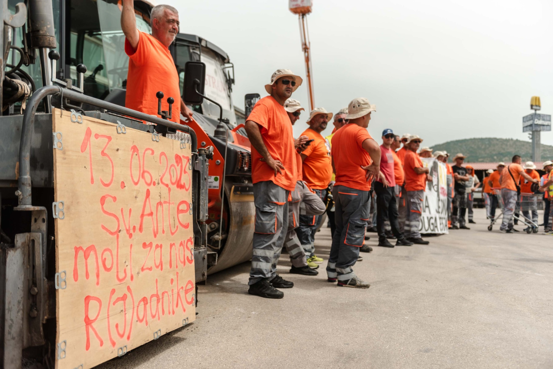 Radnici Cesta Šibenik ustraju u štrajku: 'Direktor sigurno odlazi, sada je na županu da zaustavi ovu situaciju'