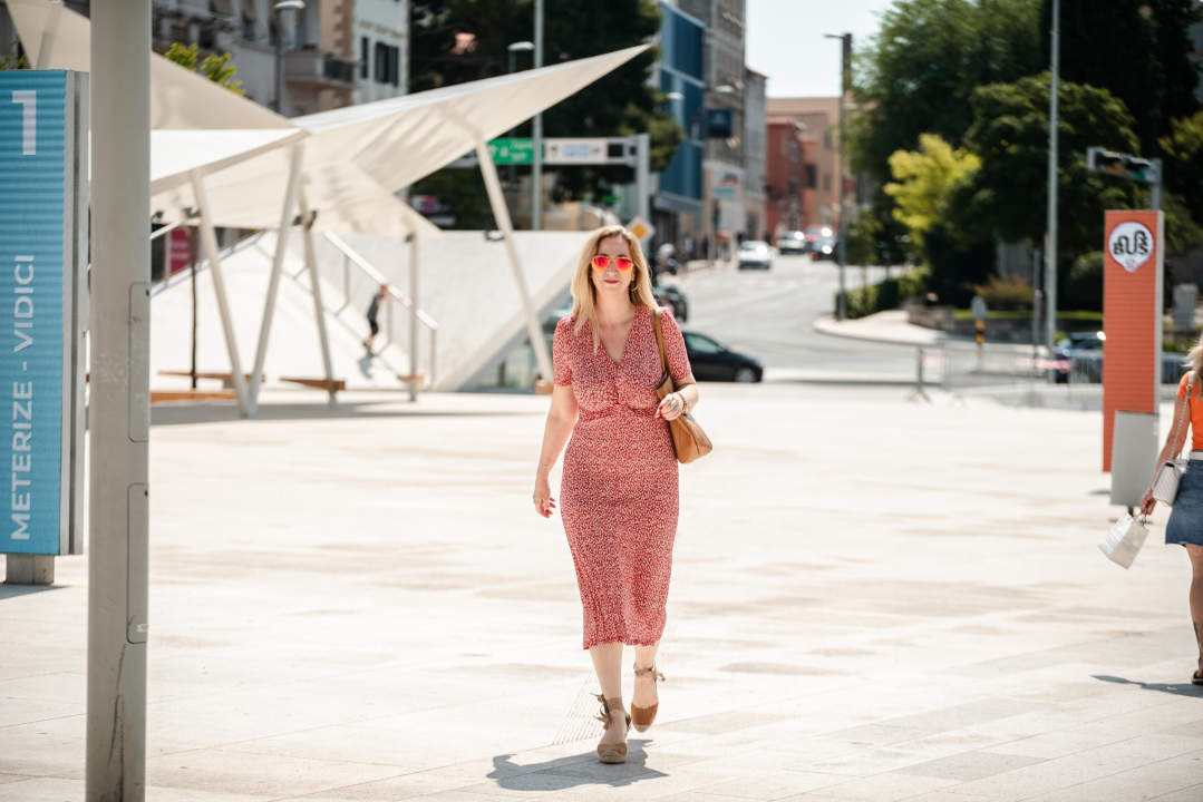 Ljetne haljine i lepršavi komadi preplavili su centar grada!