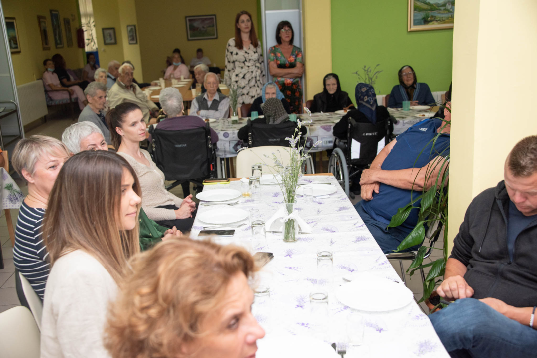 Druženje u Domu za starije i nemoćne Knin povodom uređenja okoliša  