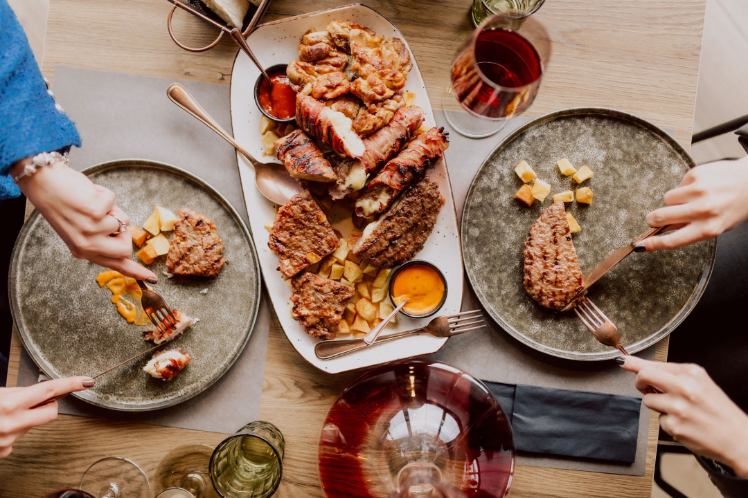 'Kod Starog' oduševite svoje nepce savršeno pripremljenim steakovima od Charolais govedine! 