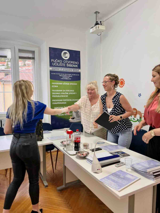Polaznici POU Šibenik uspješno obranili završne radove: 'Cjeloživotno obrazovanje je najbitnije!'