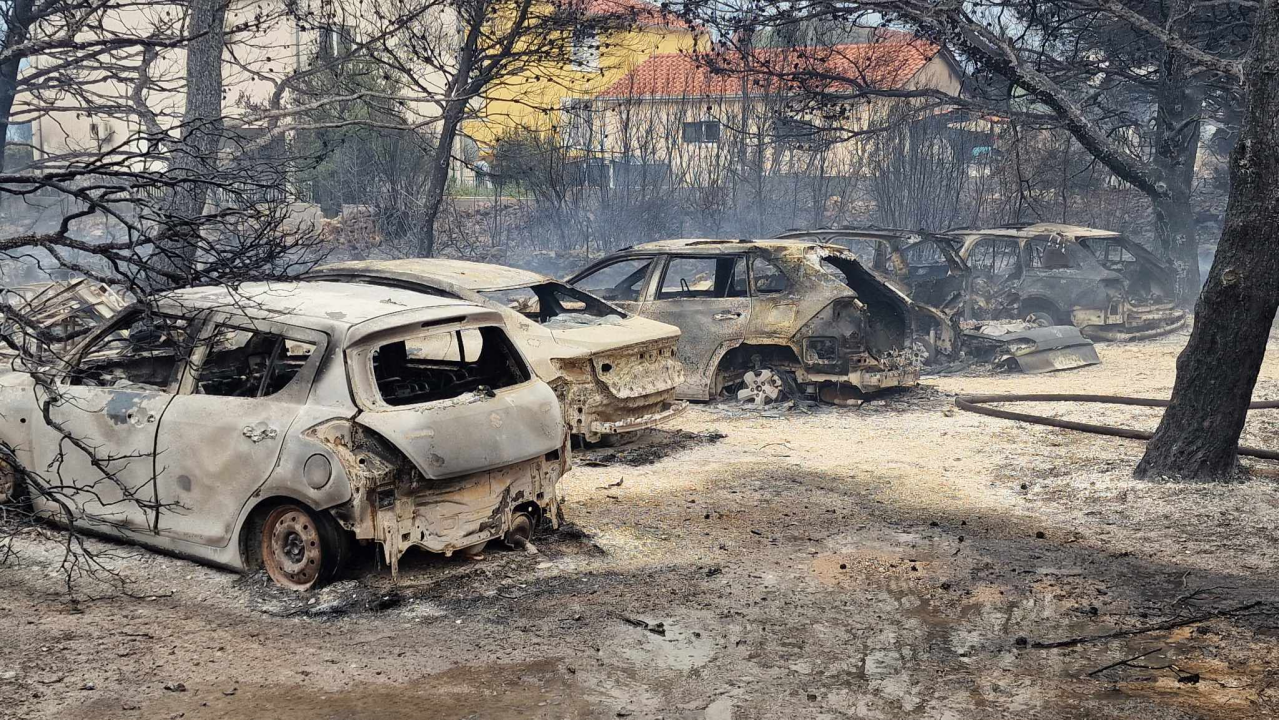 FOTOGALERIJA iz središta požara: Grčevita borba protiv vatre i vjetra