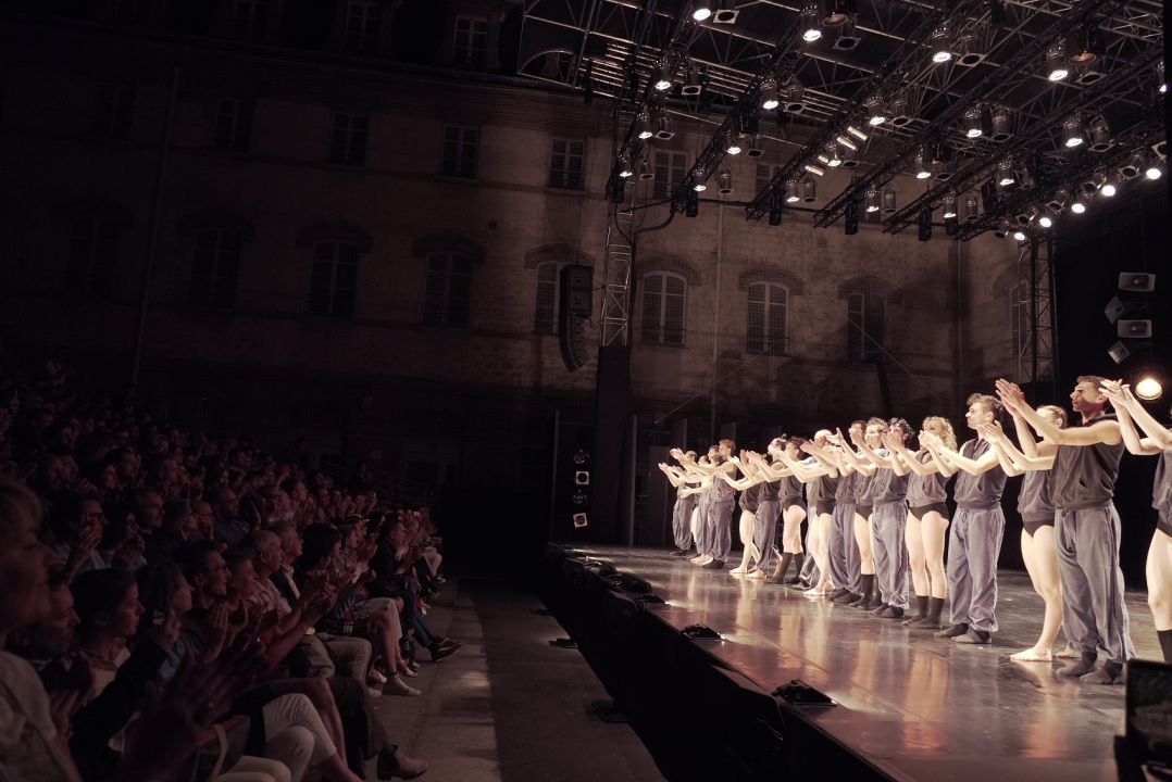 Nakon četiri veličanstvena nastupa u Parizu Kibbutz stiže u Šibenik