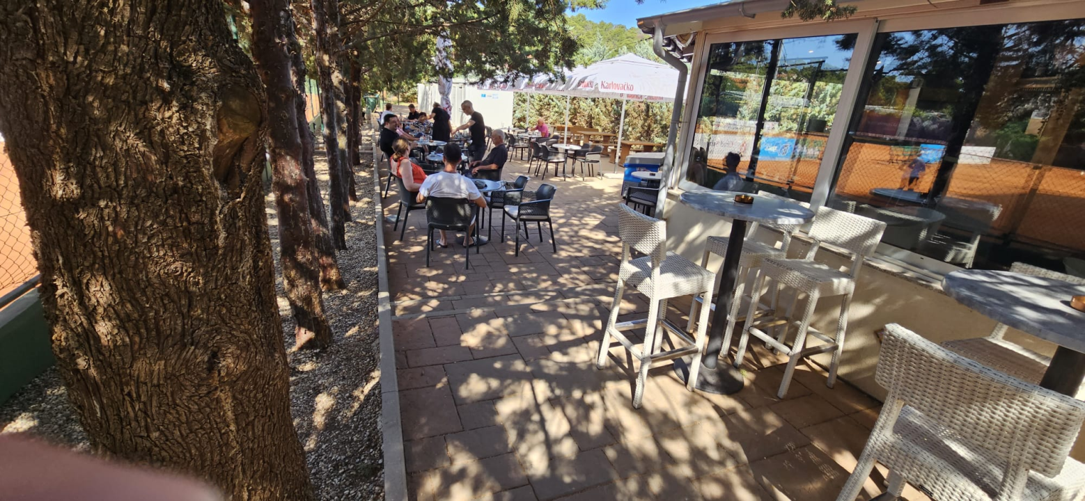 Zabavite se ovaj vikend u Tenis baru uz grupu Don Karlos!