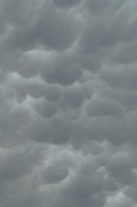 Nevrijeme stiglo do Šibenika i donijelo zanimljive mammatus oblake