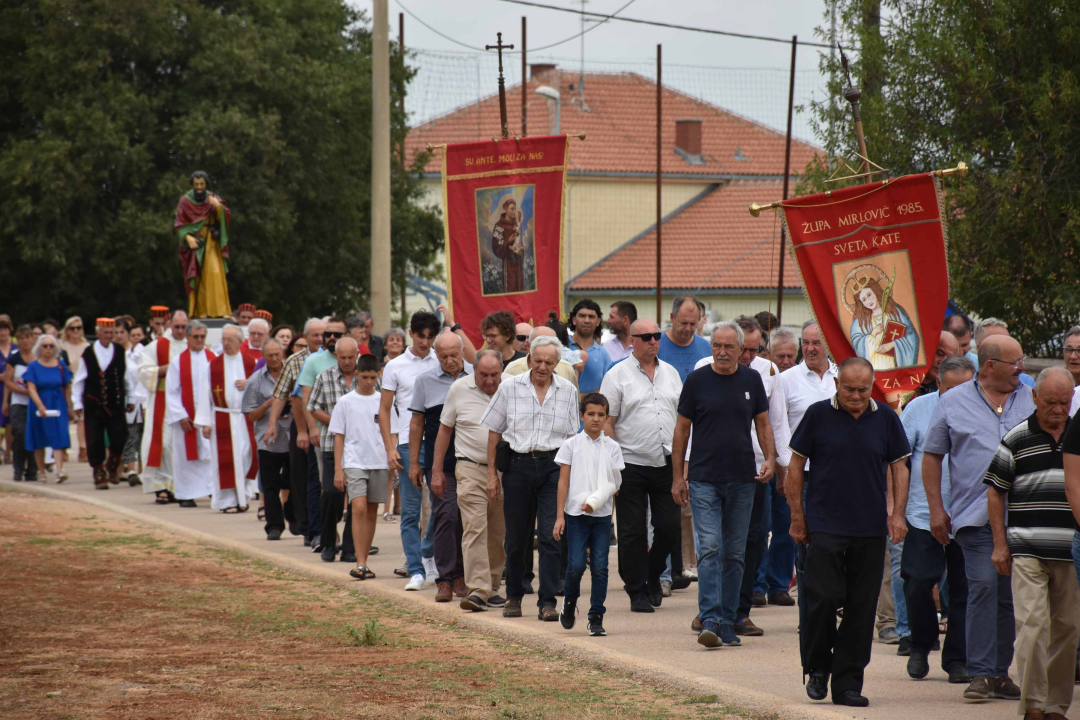U Mirloviću uz misu i procesiju proslavljen suzaštitnik sv. Jakov