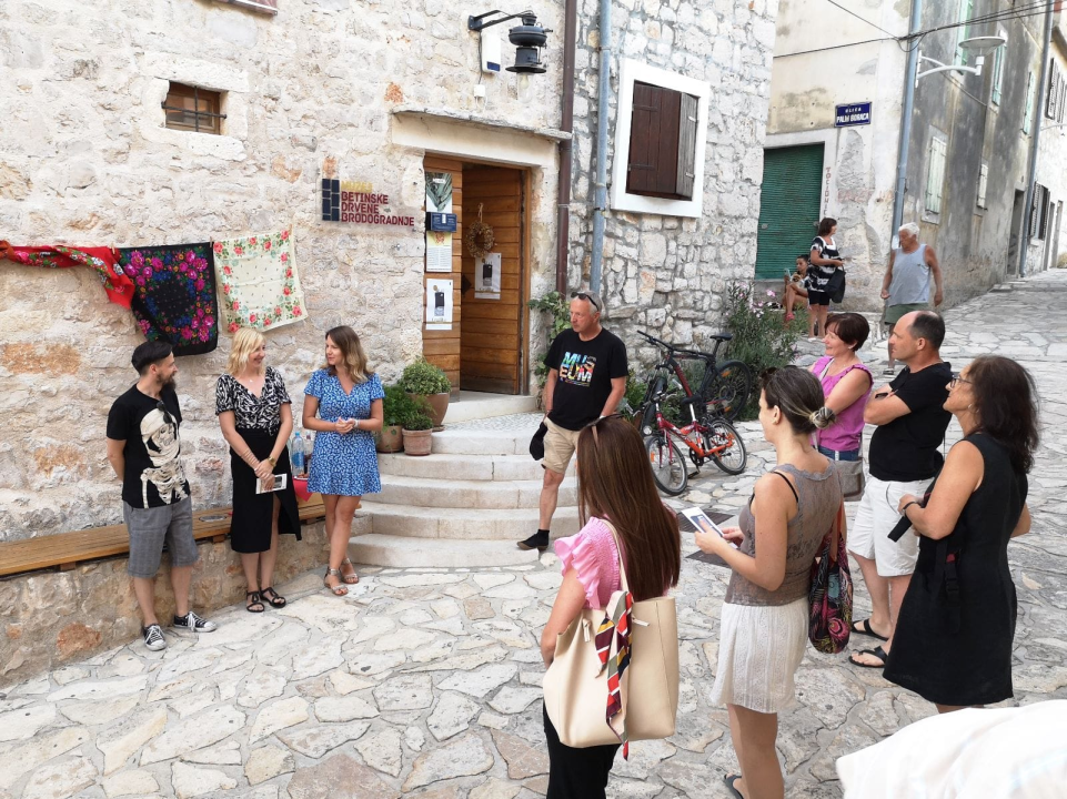 U Betini otvorena izložba 'Grafike' Marka Ramljaka