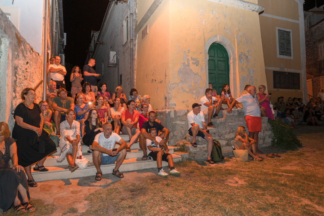 Zlarinjani se tradicionalno prisjetili svog pjesnika i književnika Mladena Bjažića