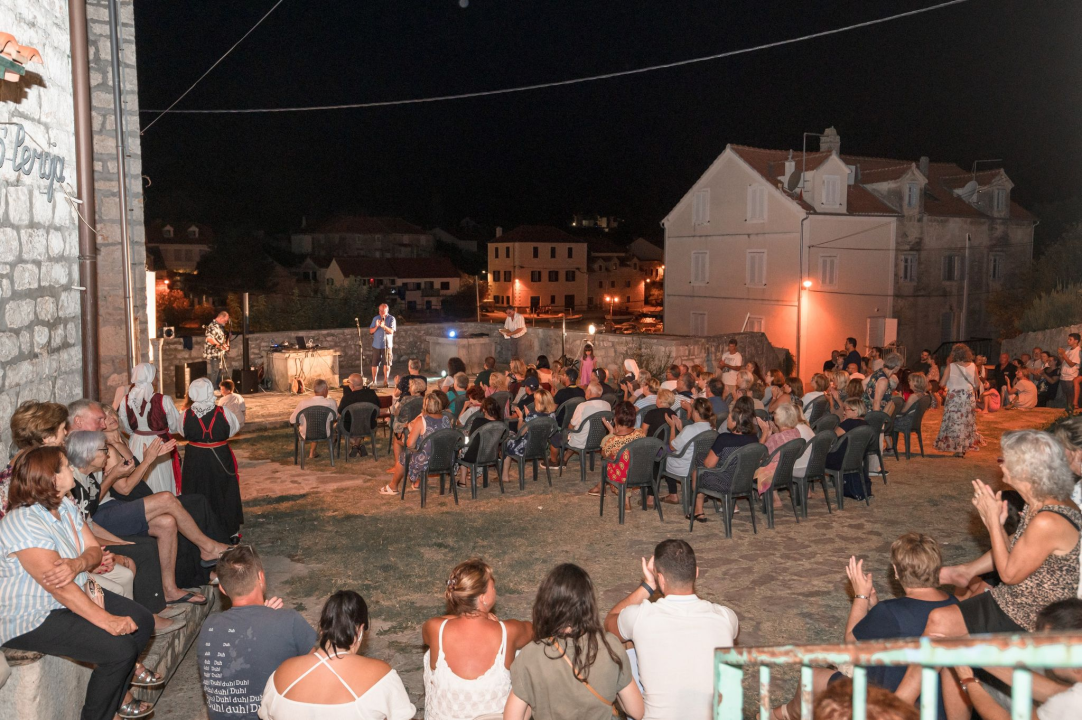 Zlarinjani se tradicionalno prisjetili svog pjesnika i književnika Mladena Bjažića