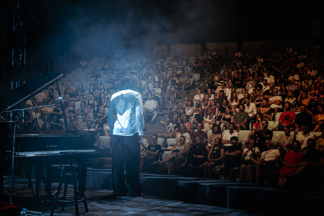 Benjamin Clementine na sv. Mihovilu: Osebujan koncert o kojem će se još pričati