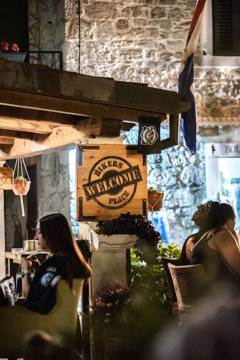 Rock'n'roll, finger food i kokteli: Stray Cat mjesto je koje morate posjetiti! 