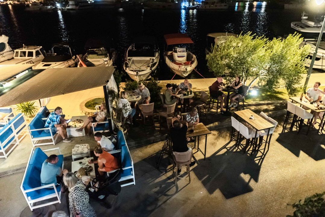 Rock'n'roll, finger food i kokteli: Stray Cat mjesto je koje morate posjetiti! 