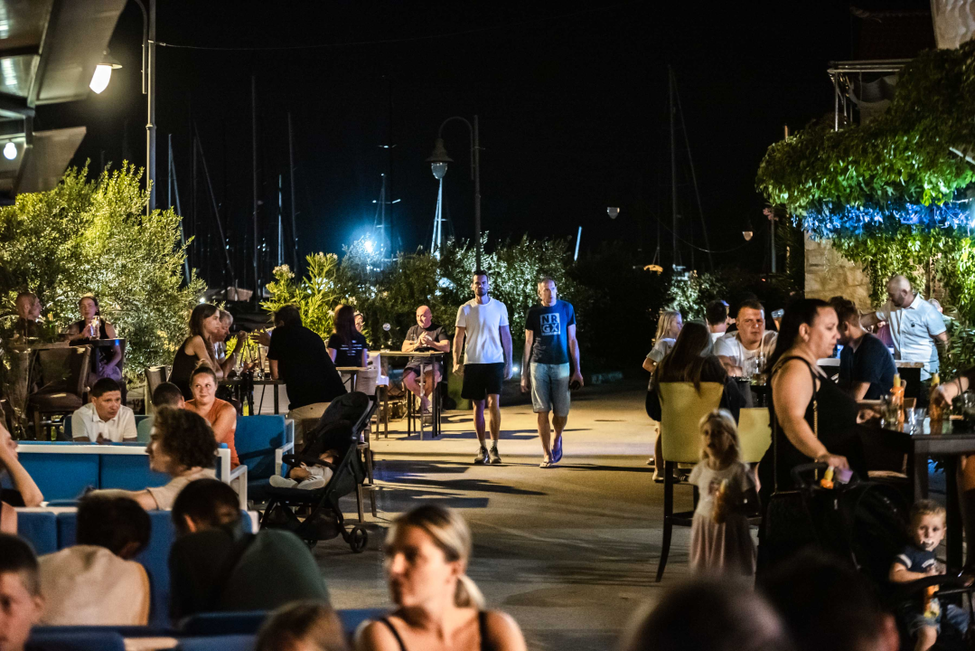 Rock'n'roll, finger food i kokteli: Stray Cat mjesto je koje morate posjetiti! 