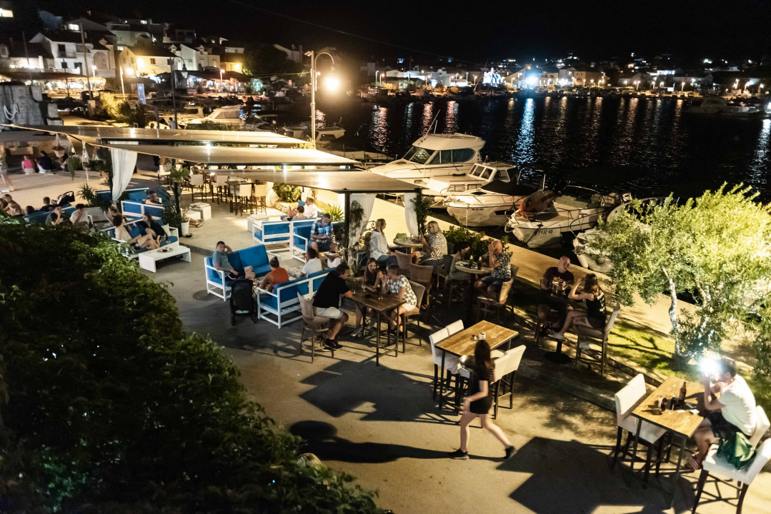 Rock'n'roll, finger food i kokteli: Stray Cat mjesto je koje morate posjetiti! 