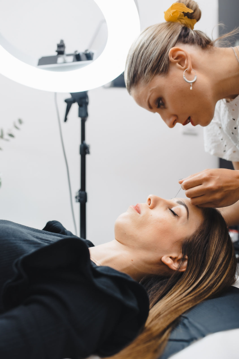 Iskoristite odlične popuste na trajnu šminku kod Jelene Radak!