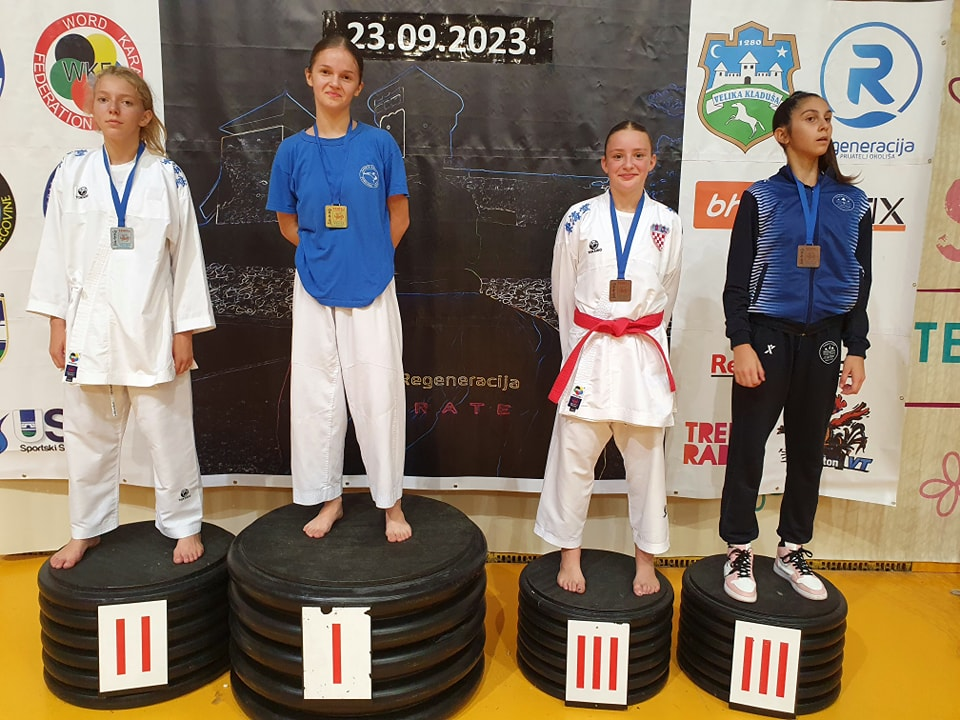 KK Okit Vodice opet najbolji: Iz Velike Kladuše se vratili sa 11 zlatnih medalja, tri srebrene i četiri brončane  