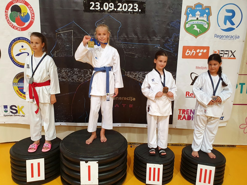 KK Okit Vodice opet najbolji: Iz Velike Kladuše se vratili sa 11 zlatnih medalja, tri srebrene i četiri brončane  