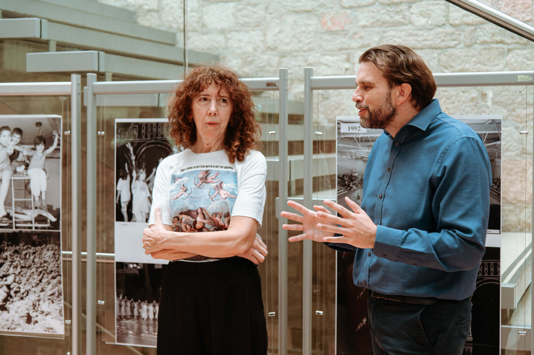 Svako dijete treba mir: U knjižnici predavanje o migrantima u lokalnoj zajednici i izložba ratnog MDF-a