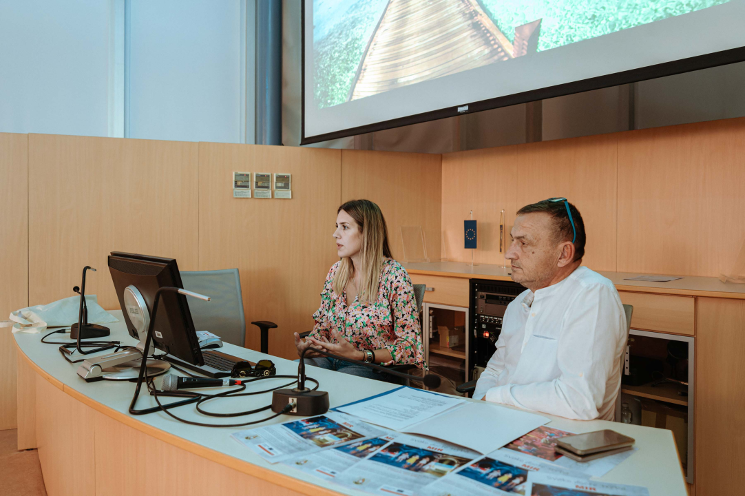 Svako dijete treba mir: U knjižnici predavanje o migrantima u lokalnoj zajednici i izložba ratnog MDF-a