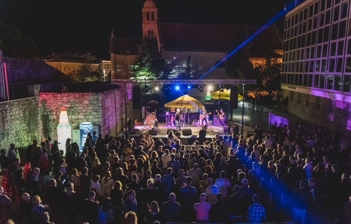 Prva večer Babljeg ljeta prošla odlično: Ni Partibrejkersi nisu uspjeli pokvariti party