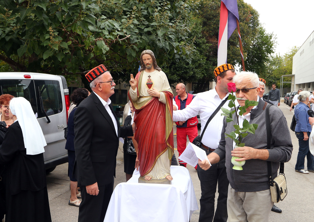 U bolničku kapelu u Šibeniku vraćen kip Presvetog srca Isusova