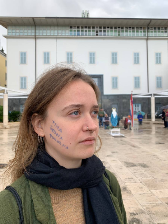 Performans pred moliteljima: 'Nećemo odustati od zaštite temeljnih ljudskih prava'