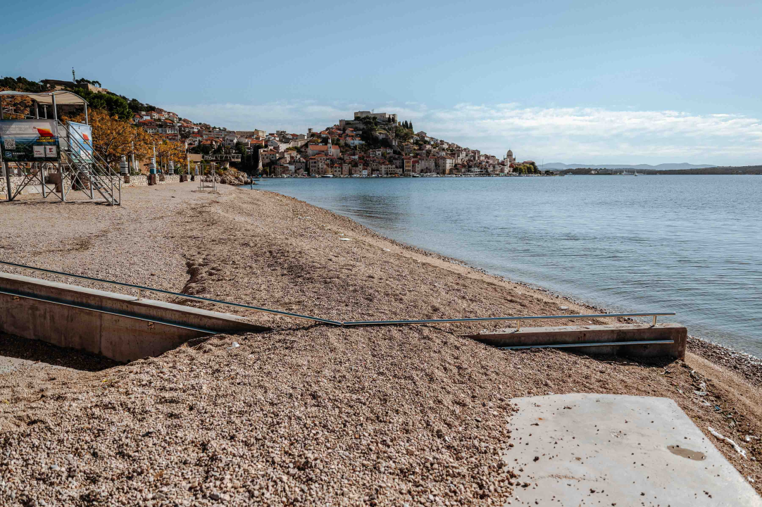 Dolac i Banj nakon juga izgledaju kao albanske plaže kojima smo se ljetos rugali!