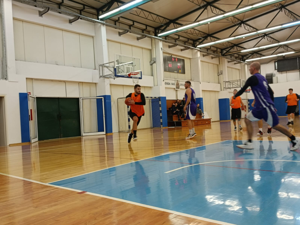 Šibenska rekreativna košarkaška liga: Branitelj naslova došao do prve pobjede, uz 118 postignutih poena