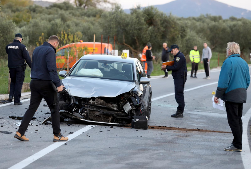 Lančani sudar u Donjem Polju: Sudarilo se šest vozila, tri osobe zatražile liječničku pomoć