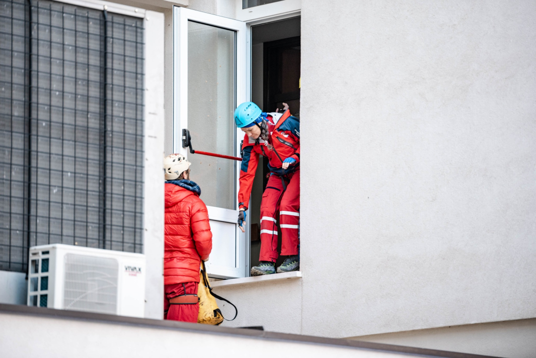 Živahno je bilo u Cvjetnom domu: 'Intervenirali' vatrogasci, HGSS-ovci, Crveni križ, policija… 