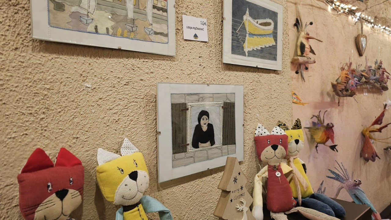 U Azimutu otvorena jedinstvena art &amp; craft izložba 'Božićni tinel'