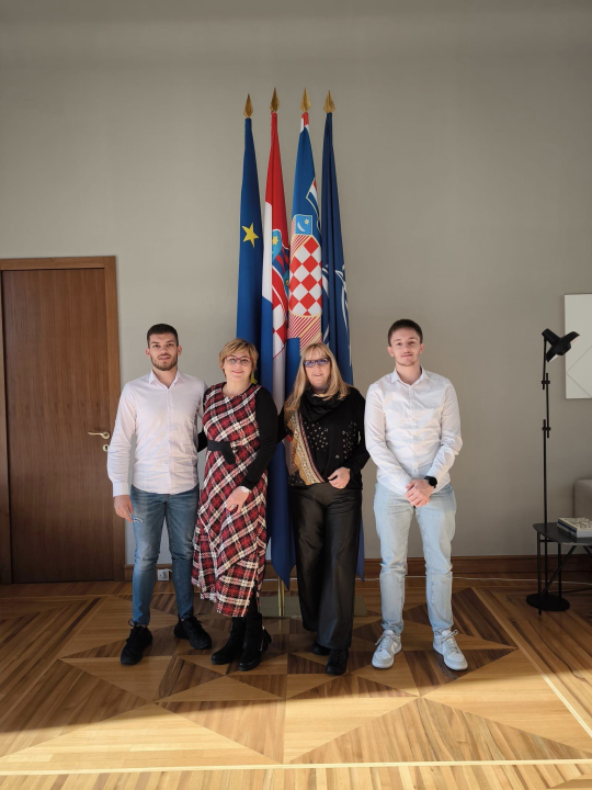 Učenici Medicinske škole na Pantovčaku kod predsjednika Milanovića