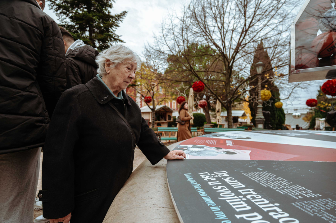 Umjetnička instalacija u spomen na Dražena Petrovića svečano otkrivena u đardinu